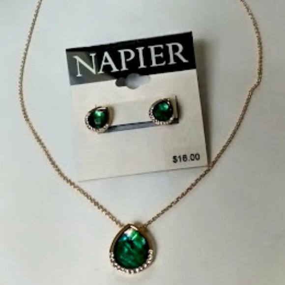 Napier Jewelry - NAPIER Gold Emerald Green + Clear Crystal Pear Shaped Pendant Necklace**NEW!